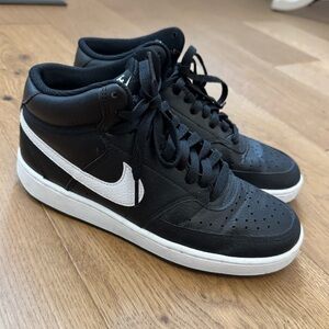 Nike Court Vision Mid Next Nature - Ladies Size 7.5 - EUC - Black & White